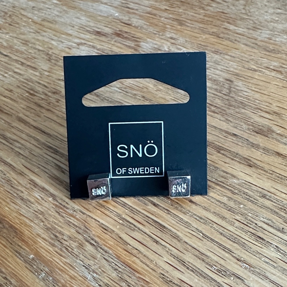 SNÖ of Sweden - Silver Cube “Snow” Stud Earrings